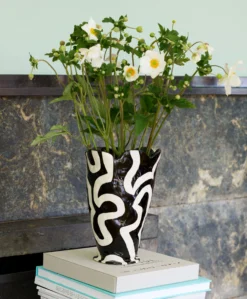 Hay Vase Jessica Hans Shadow 25 Cm 6 Hay Vase Jessica Hans Shadow 25 Cm -Hay Magasin 510756 01 2 EnvironmentImage 76640724e4